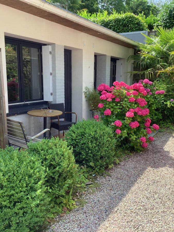 Hotel Monet La Riviere-Saint-Sauveur Екстер'єр фото