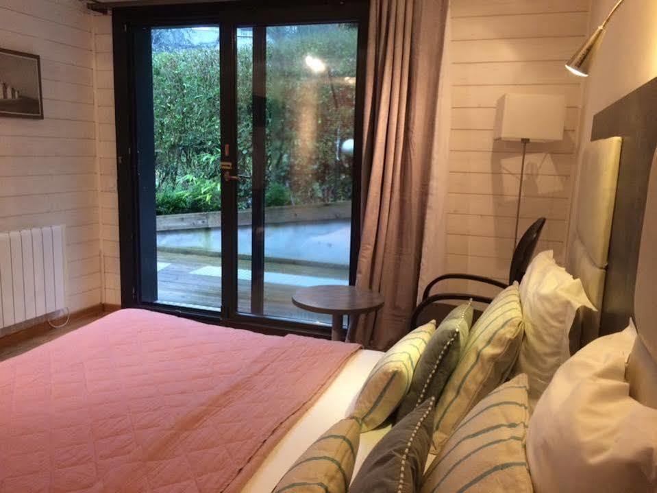 Hotel Monet La Riviere-Saint-Sauveur Екстер'єр фото